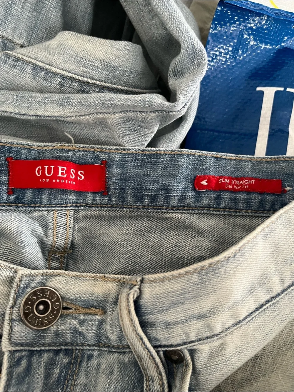 Guess Men's Light Wash Blue Slim Straight Jeans 32 X 30 Vintage Inspired 90s